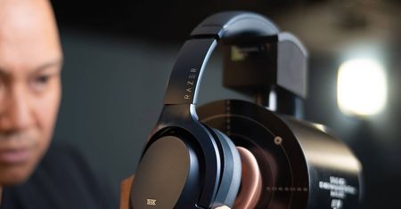 Nie usłyszysz w nich wołania na obiad, ale usłyszysz to, co trzeba - słuchawki Razer Opus