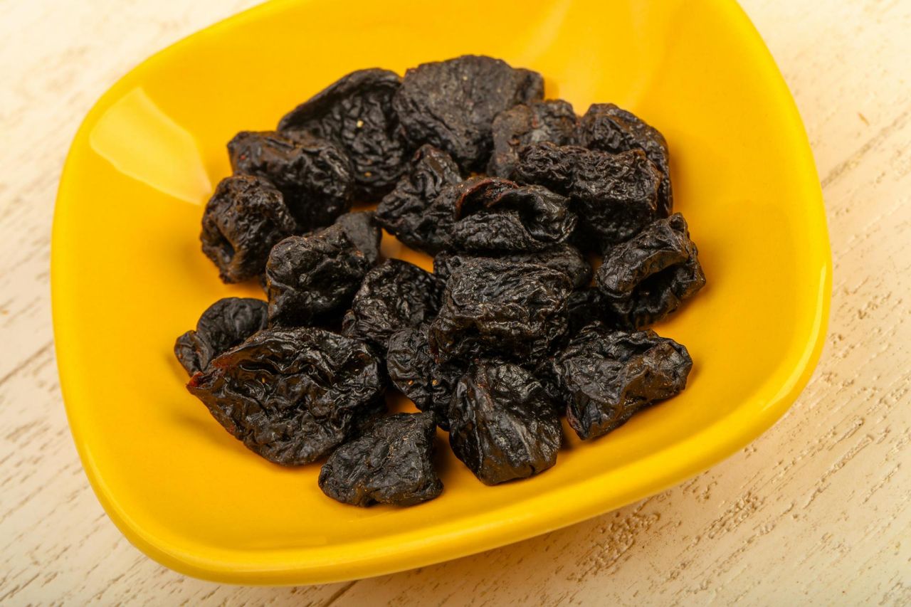 80 g suszonych śliwek dziennie świetnie działa na jelita (WIDEO)