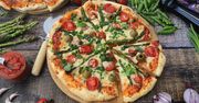 Pizza z grilla ze szparagami