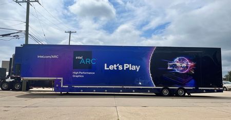 Kart Intel Arc jak nie było, tak nie ma. Producent za to pokazuje… gamingową ciężarówkę