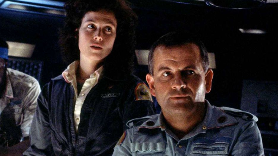 Ian Holm i Sigourney Weaver w "Obcy 8. pasażer Nostromo"