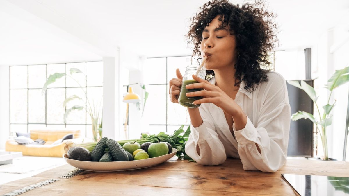 Przemiana materii to ogół przemian biochemicznych zachodzących w organizmie, które warunkują prawidłowy rozwój i funkcjonowanie ustroju.