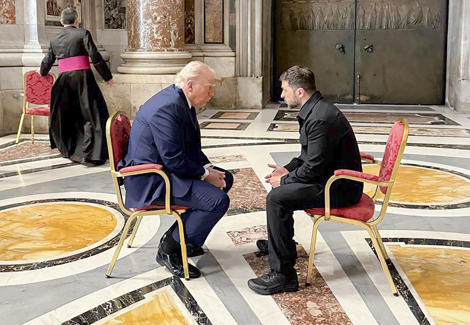 Arcybiskup komentuje spotkanie Trumpa z Zełenskim. Mówi też o nowym papieżu