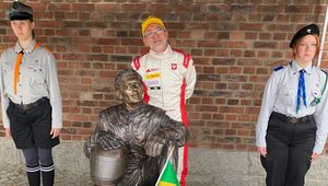 Ayrton Senna ma swój pomnik w Wałbrzychu. "Takich ludzi musi być więcej"