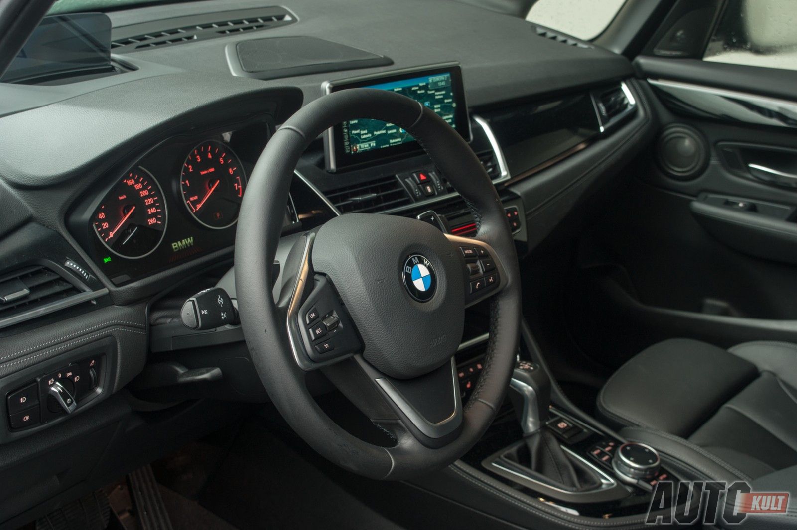 BMW serii 2 Active Tourer 225i - test [galeria] 19