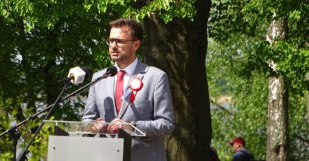 Ostróda: Burmistrz Rafał Dąbrowski z wotum zaufania i absolutorium