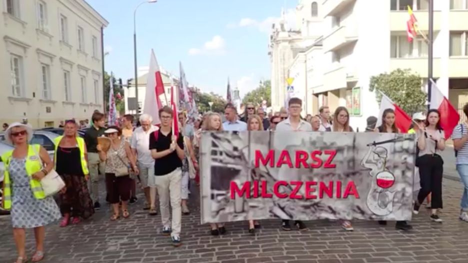 Warszawa. To już piąty raz przemaszeruje ulicami stolicy 1 sierpnia marsz, którego uczestnicy zamierzają iść w zupełnej ciszy