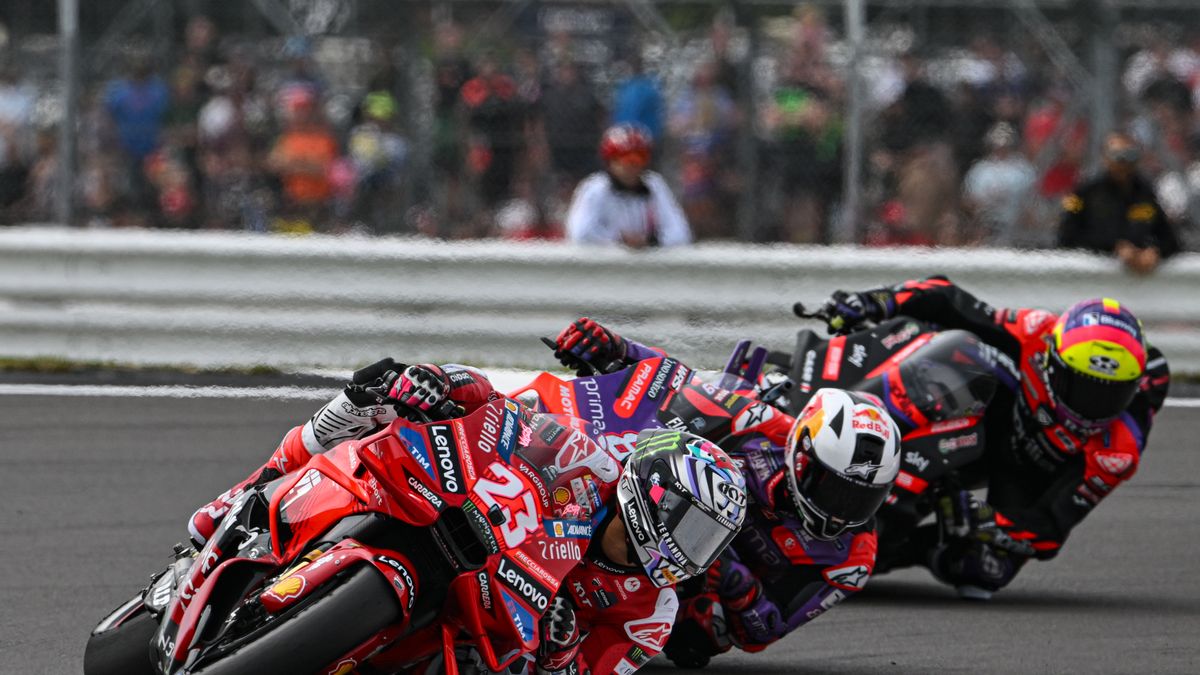 Materiały prasowe / MotoGP / Dorna / Na zdjęciu: Enea Bastianini na czele (numer 23)