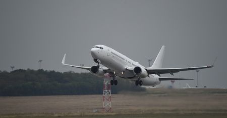 Boeing znów z problemami. Stracona pokrywa silnika i lądowanie awaryjne