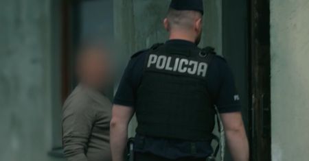 "Jezus, Jezus". Weszli do domu w asyście służb. Właściciel był w szoku