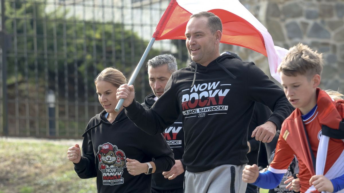 Spotkanie z Karolem Nawrockim w Przemy?lu
30.03.2025 Przemysl, Kandydat na Prezydenta RP Karol Naworcki, podczas wspolnego biegania w Przemyskim Parku 
fot. Kamil Krukiewicz/REPORTER
N/z: Marta Nawrocka, Karol Nawrocki