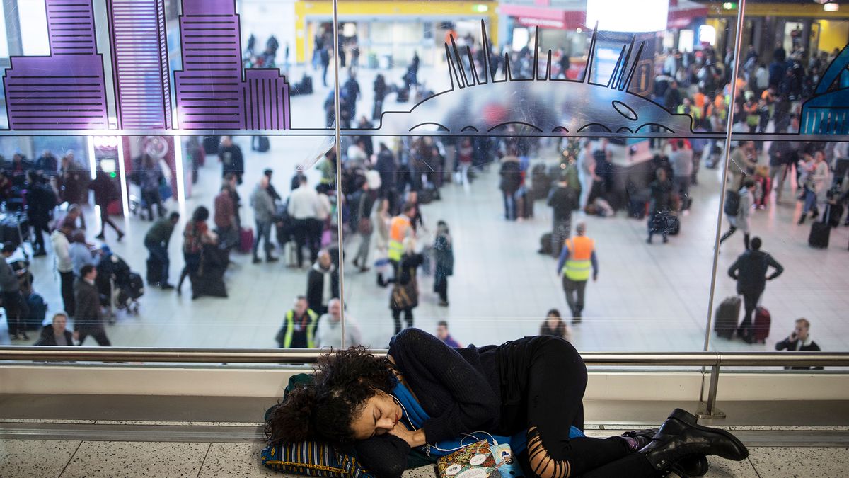 Ruch na lotnisku Gatwick przywrócony. Zdjęcia pokazują, co przeżywali pasażerowie 1