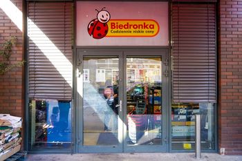 Niedziele handlowe sierpień. Sprawdź, kiedy sklepy są otwarte i jakie są niedziele handlowe w 2025 roku