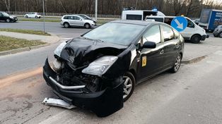 Lublin: Zderzenie Toyoty z Mini. Zawodowy kierowca popełnił poważny błąd