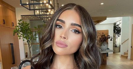 Miss Universe niewpuszczona do samolotu. Poszło o jej strój