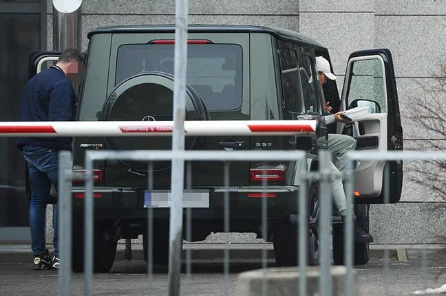 Anna Lewandowska przyjechała do pracy mercedesem z szoferem