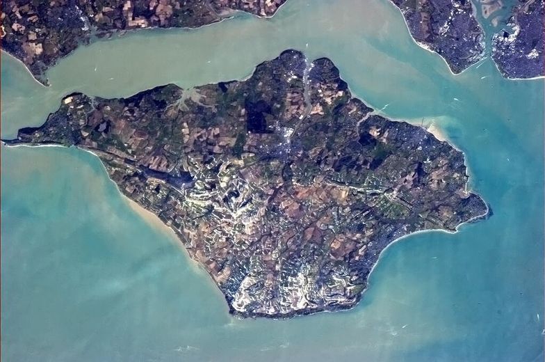 Statek osiadł na mieliźnie w okolicach wyspy Wight