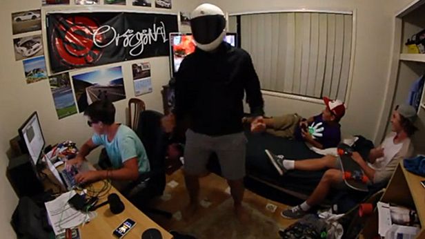 Kolejny dziwny taniec podbija Internet. Mamy następcę "Gangnam Style"? [wideo] 1