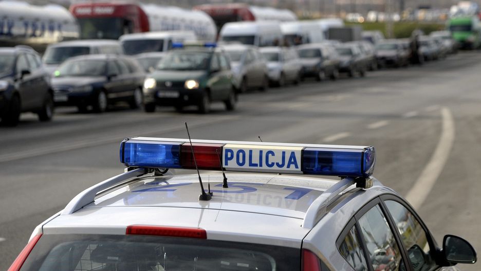 Mazowieckie. W miejscowości Dobrosielice na drodze krajowej nr 10 zderzyły się dwie ciężarówki. 