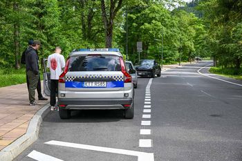 Kuźnice w Zakopanem: Turyści masowo łamią zakaz wjazdu