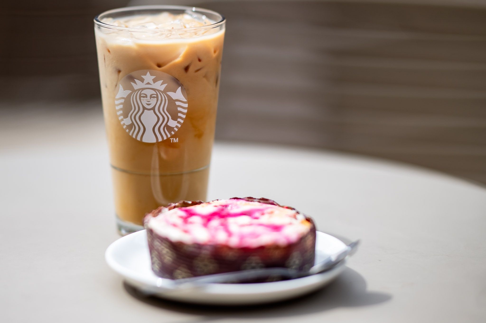 Letnie nowości zawitały do Starbucks. 