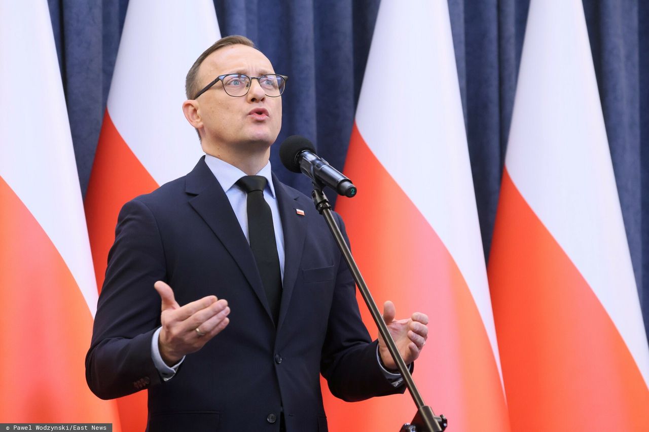 Referendum Nawrockiego sygnałem do wyjścia z UE? Jest głos z Pałacu