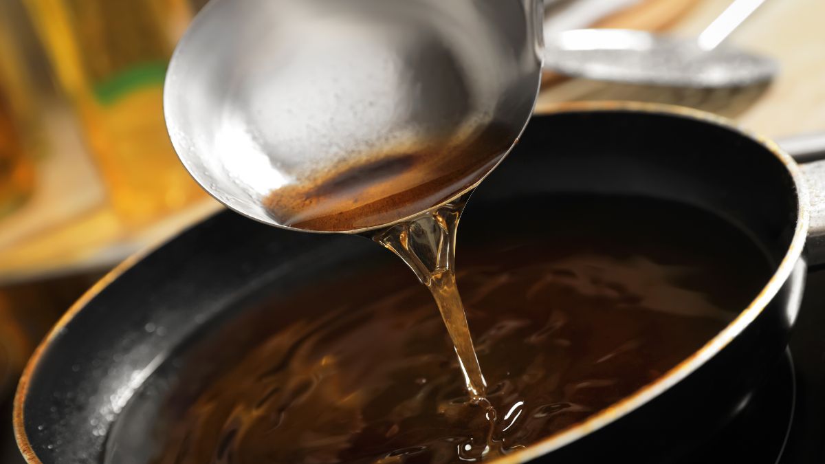 Dokąd powinien trafić olej po smażeniu?