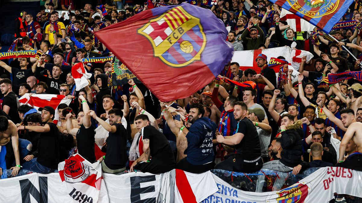Zdjęcie okładkowe artykułu: Getty Images / Antonio Borga/Eurasia Sport Images / Na zdjęciu: kibice FC Barcelony