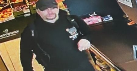 Przyłapany w Biedronce. Każdy się dowie, co robił
