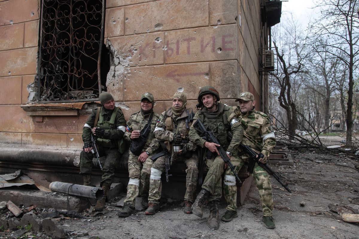  Żołnierze dezerterują masowo po obu stronach frontu. Rekordy biją jednak Rosjanie