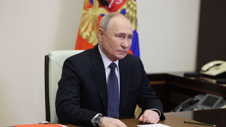 Russian President Vladimir Putin votes online during the presidential elections at the Novo-Ogaryovo state residence, outside Moscow, Russia, 15 March 2024. Voting will last three days: March 15, 16 and 17. Four candidates registered by the Central Election Commission of the Russian Federation are vying for the post of head of state: Leonid Slutsky, Nikolai Kharitonov, Vladislav Davankov and Vladimir Putin. EPA/MIKHAIL METZEL/SPUTNIK/KREMLIN POOL MANDATORY CREDIT Dostawca: PAP/EPA.