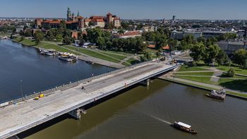 Kraków: Zaczyna się spełniać czarny scenariusz. Opóźni się powrót tramwajów na most Grunwaldzki