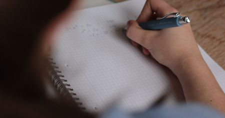 Uczniowie szkół zawodowych masowo oblali egzaminy. To błąd systemu?