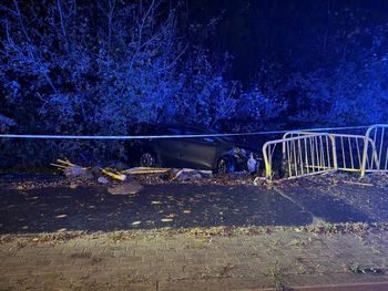 Płock: Przebił barierki i wpadł do rowu. Kierowca miał ponad 2 promile