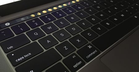 Apple patentuje nowe klawiatury odporne na zalania i okruszki