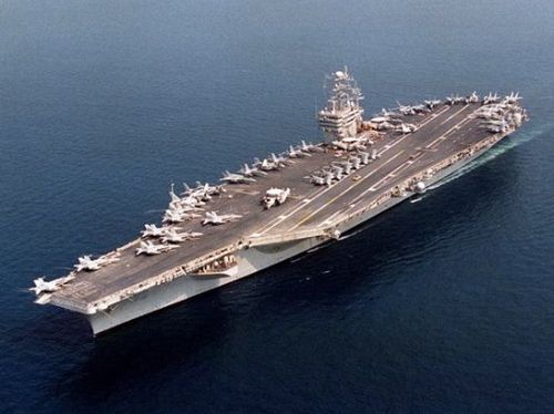 Lotniskowiec atomowy USS Nimitz wpłynął na Morze Czerwone