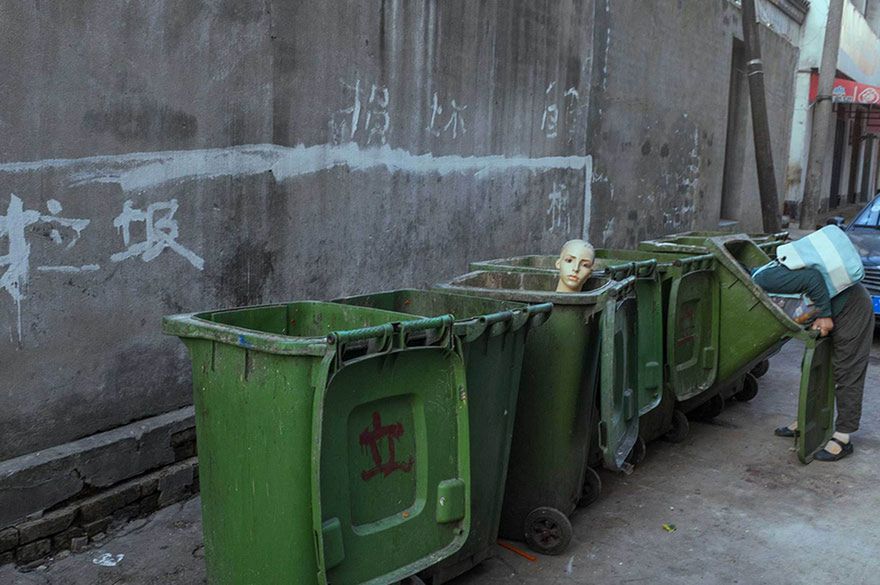 Tao Liu - fotograf amator z Chin, który stał się znany, dzięki humorystycznej fotografii ulicznej 9