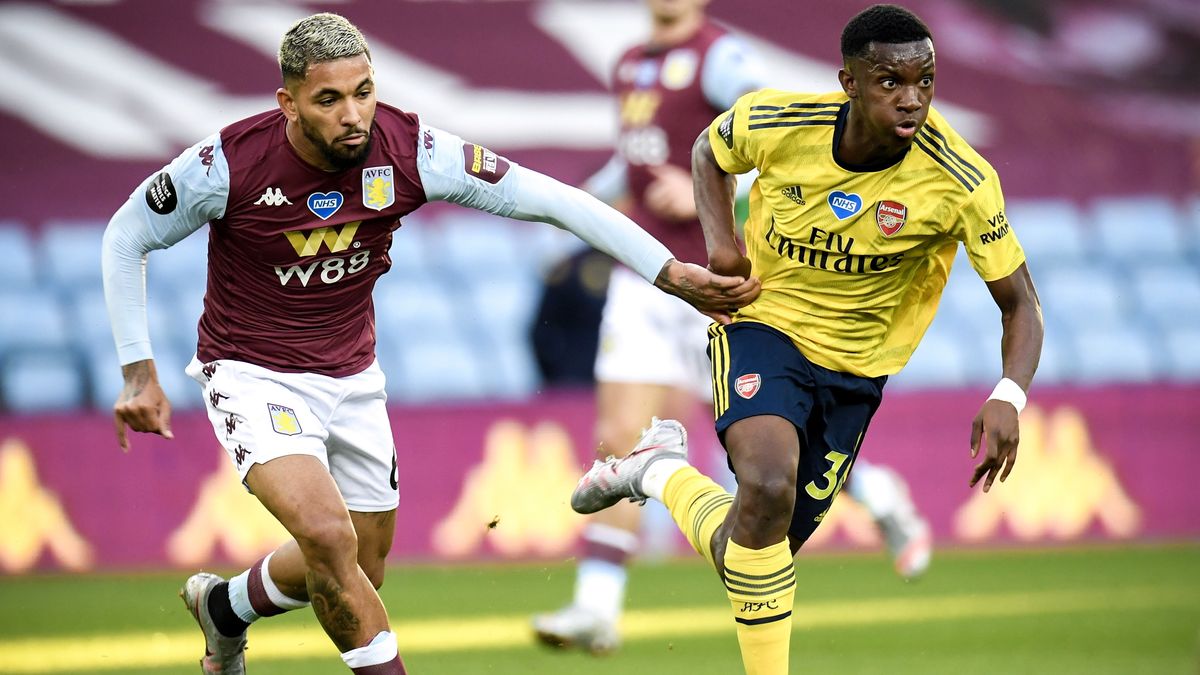 Villa's Douglas Luiz (z lewej) i Eddie Nketiah (z prawej)