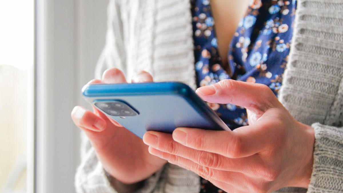 Fala oszustw przez WhatsApp i na "nowy telefon"