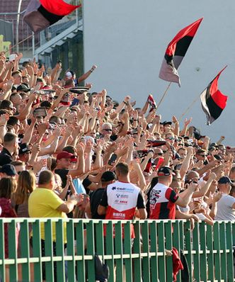 Kibice są oburzeni. Prezes odpiera zarzuty