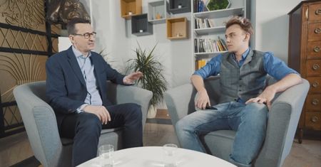 Mateusz Morawiecki rozwiewa wątpliwości dotyczące koronawirusa na YouTube: "Wojsko nie wkroczy na ulice, Warszawa NIE BĘDZIE ZAMKNIĘTA"