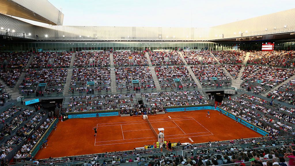 Zdjęcie okładkowe artykułu: Getty Images / Clive Brunskill / Na zdjęciu: kort Manolo Santana w Madrycie