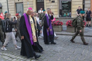 Zwoleńscy pątnicy już w drodze na Jasną Górę. Grupa 23 rozpoczęła szlak 47. Pieszej Pielgrzymki Diecezji Radomskiej. Zobacz zdjęcia