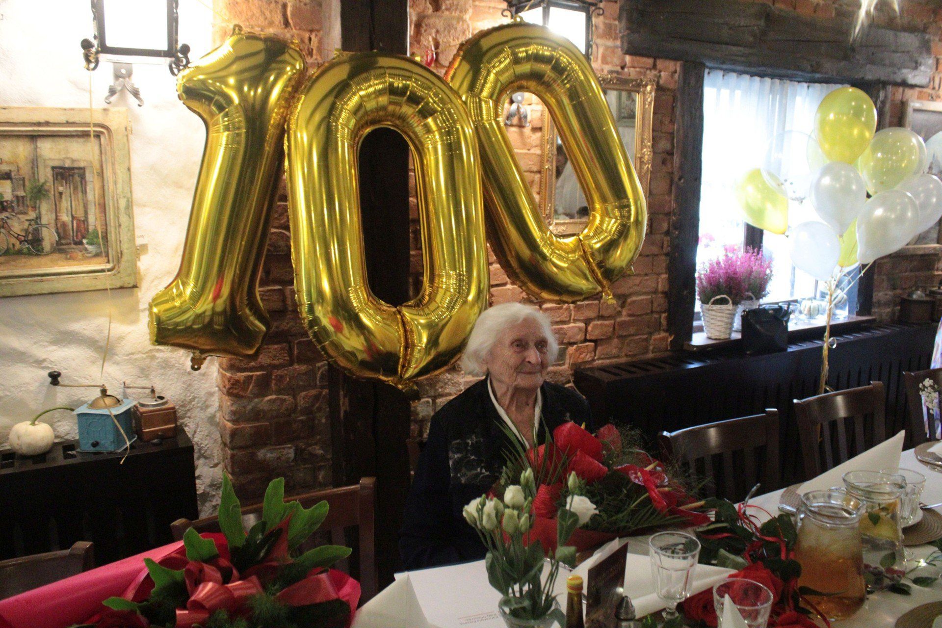 100 LAT PANI WALERII