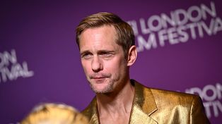 Alexander Skarsgård w przezroczystych butach. W sieci zawrzało