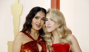 Córka Salmy Hayek na szampańskim dywanie. Błyszczała obok słynnej mamy