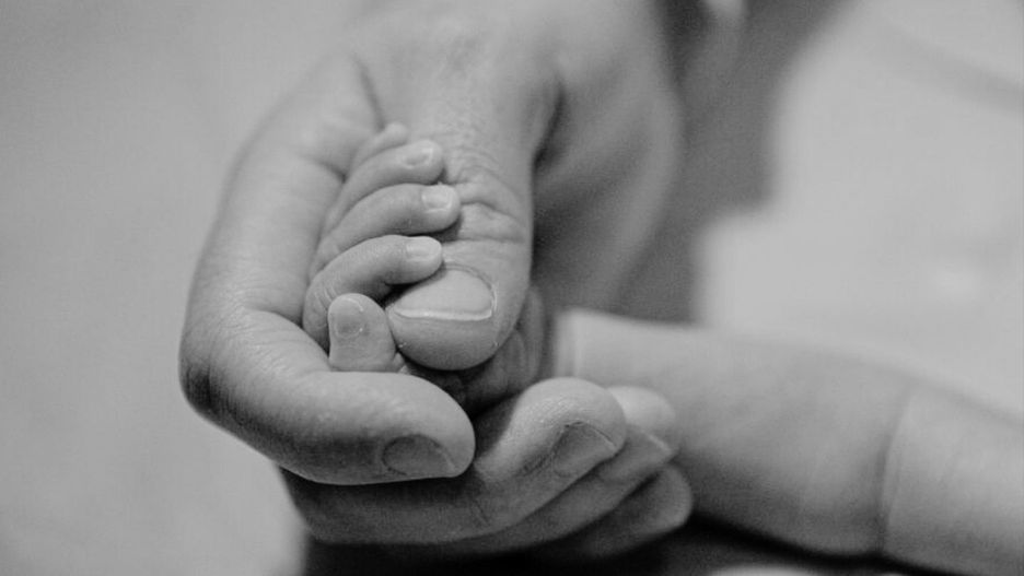 Niemowlę umierało. Tata przez godzinę oglądał YouTube