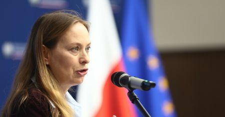 Cicha decyzja premiera ws. ozusowania umów. Minister ujawnia kulisy