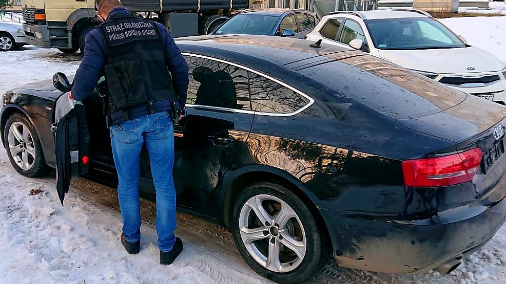 Dwa auta o tych samych numerach? To może być "robota" złodziei