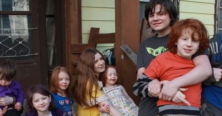 Ciężarna mama 11 dzieci podzieliła internautów. "Nie dbasz o nie!"